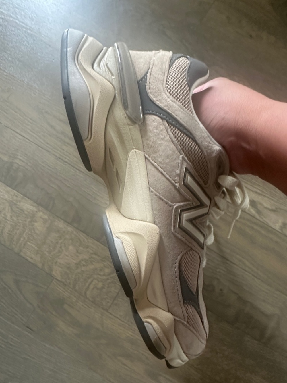 New Balance 9060 Women's Sneakers in Blush and Gray - Picture 7 of 8
